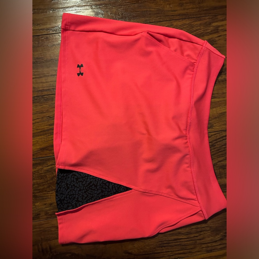 Pre owned Under Armour tennis skirt in vibrant pink. Size XS